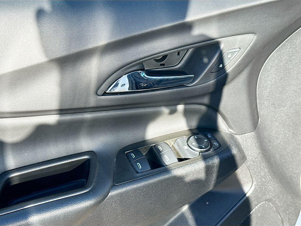 used 2023 Chevrolet Equinox car, priced at $18,997