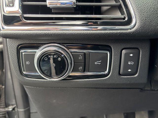 used 2021 Lincoln Navigator car, priced at $44,812