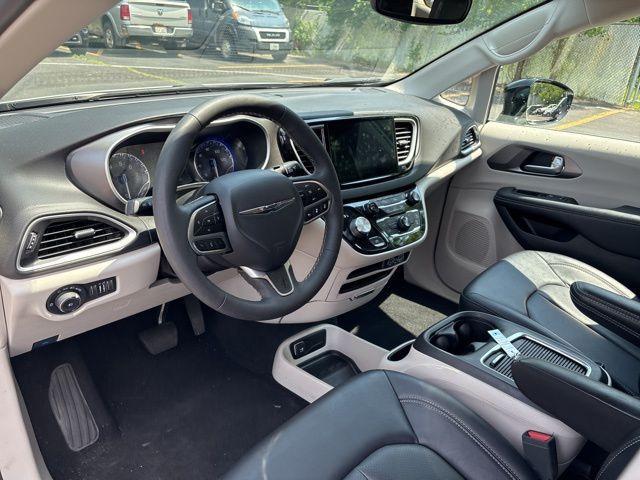 used 2024 Chrysler Pacifica car, priced at $34,413
