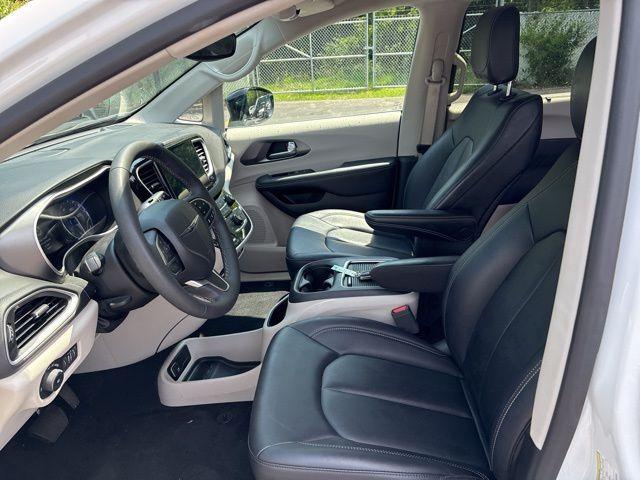 used 2024 Chrysler Pacifica car, priced at $34,413