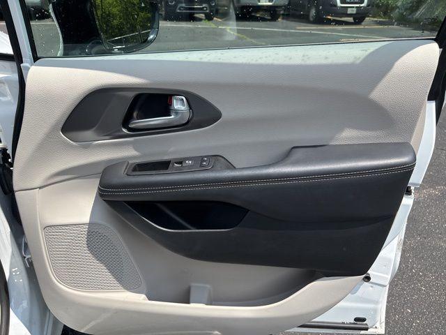 used 2024 Chrysler Pacifica car, priced at $34,413