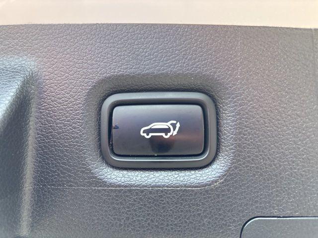 used 2022 Hyundai Santa Fe car, priced at $25,599