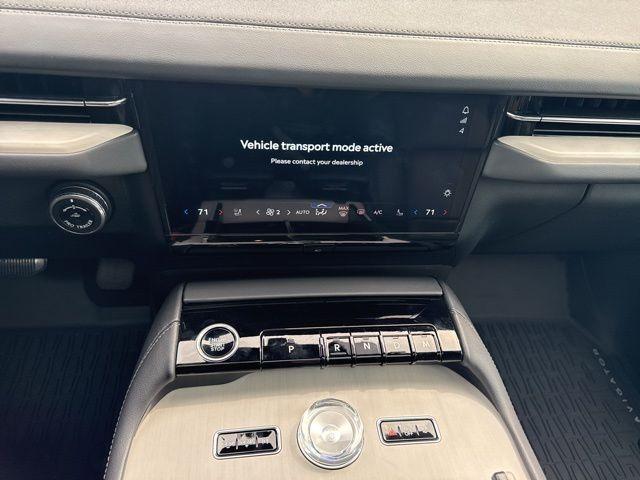 new 2025 Lincoln Navigator car