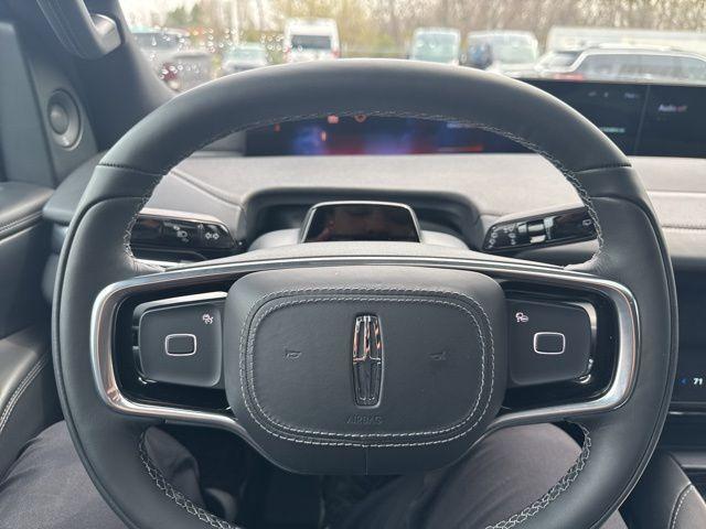 new 2025 Lincoln Navigator car