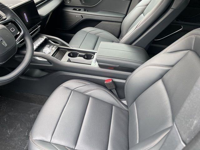 new 2025 Lincoln Nautilus car