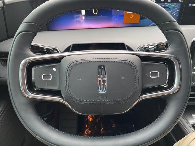 new 2025 Lincoln Nautilus car