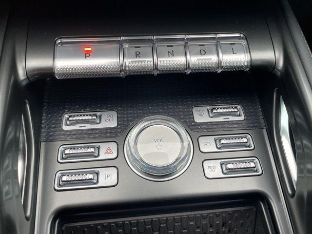 new 2025 Lincoln Nautilus car