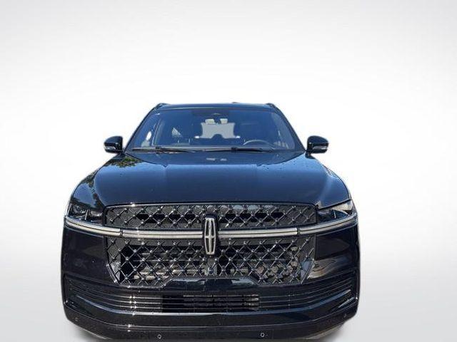 new 2025 Lincoln Navigator car, priced at $106,305