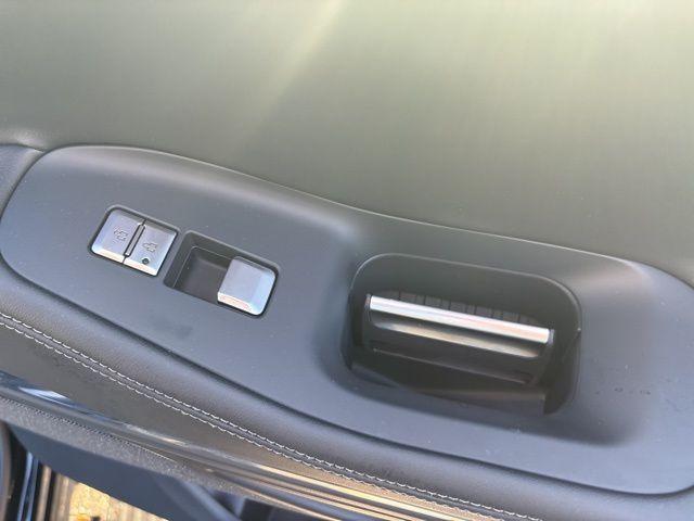 new 2025 Lincoln Navigator car, priced at $106,305