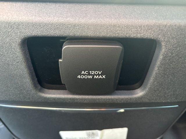 new 2025 Lincoln Navigator car, priced at $106,305