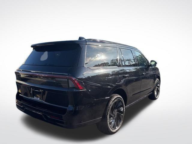 new 2025 Lincoln Navigator car, priced at $106,305