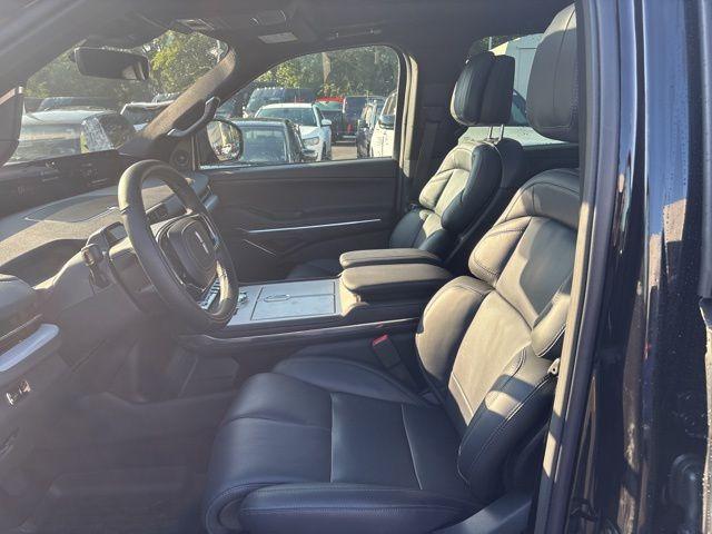 new 2025 Lincoln Navigator car, priced at $106,305