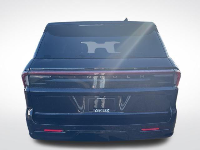 new 2025 Lincoln Navigator car, priced at $106,305