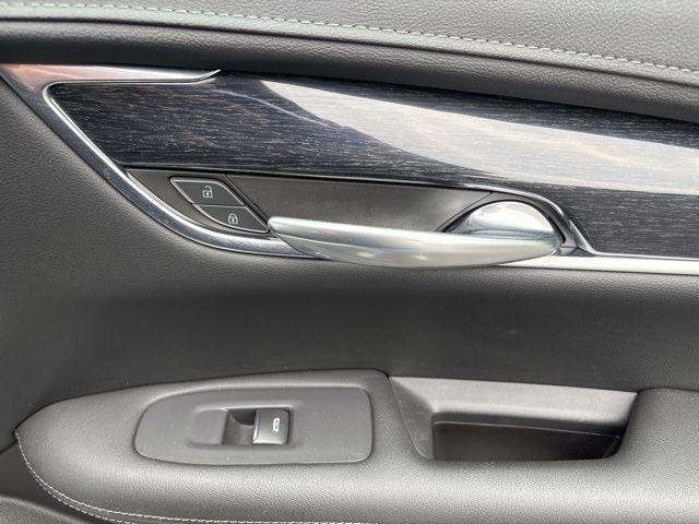 used 2022 Cadillac XT5 car, priced at $33,596
