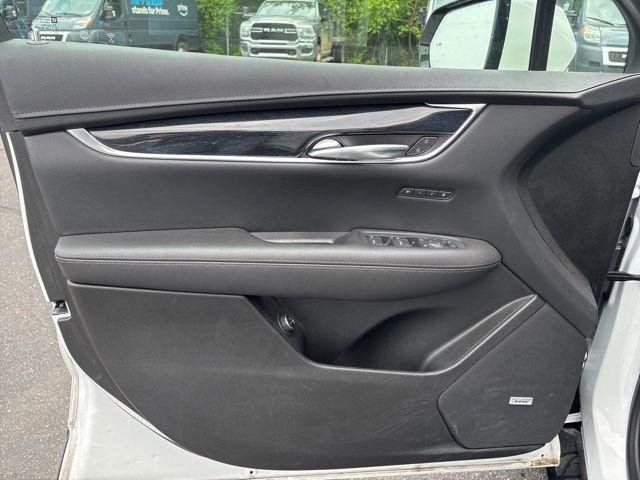 used 2022 Cadillac XT5 car, priced at $33,596