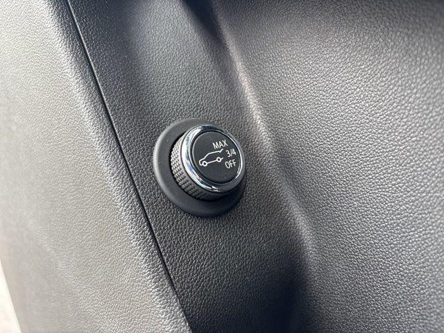 used 2022 Cadillac XT5 car, priced at $33,596