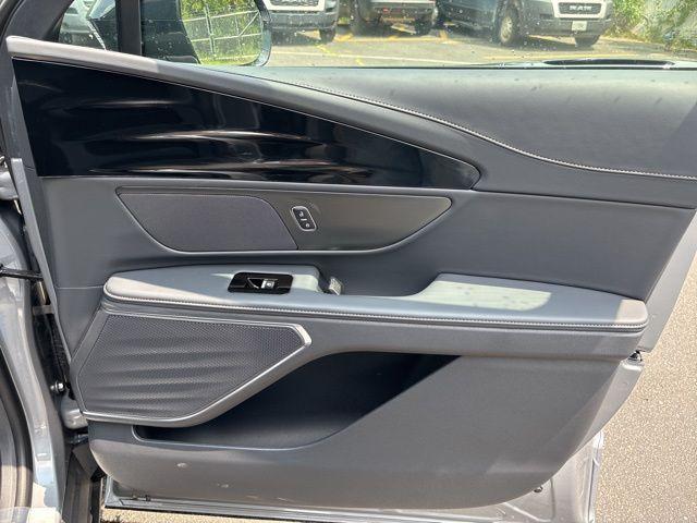new 2024 Lincoln Nautilus car