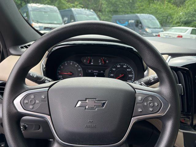 used 2023 Chevrolet Traverse car, priced at $32,500