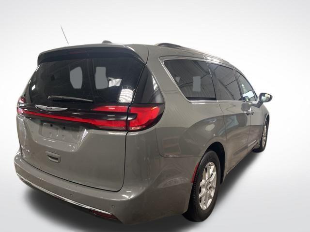 used 2022 Chrysler Pacifica car, priced at $22,000