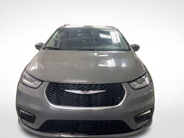 used 2022 Chrysler Pacifica car, priced at $22,000