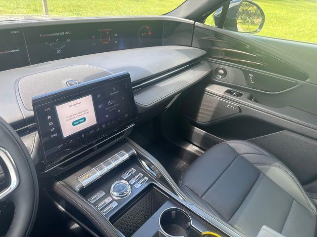 new 2025 Lincoln Nautilus car
