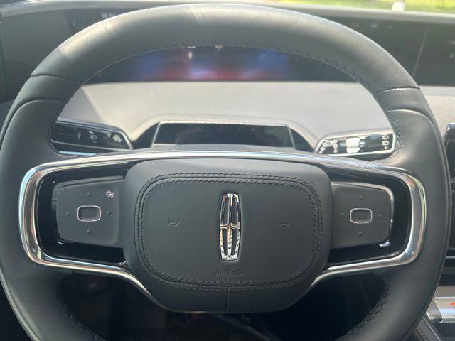 new 2025 Lincoln Nautilus car