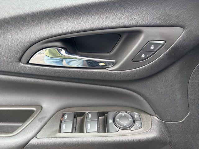 used 2023 Chevrolet Equinox car, priced at $24,000