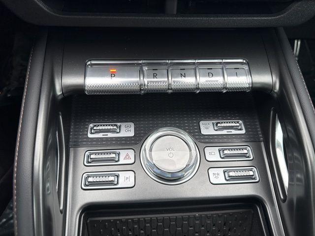 new 2025 Lincoln Nautilus car, priced at $68,455