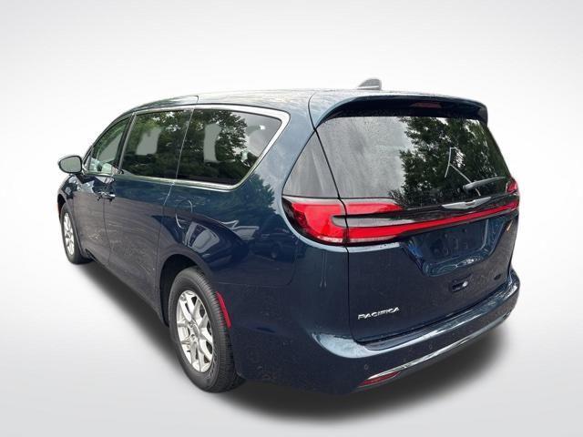 used 2024 Chrysler Pacifica car, priced at $32,000