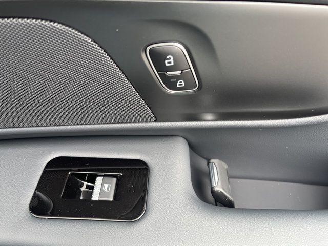 new 2025 Lincoln Nautilus car