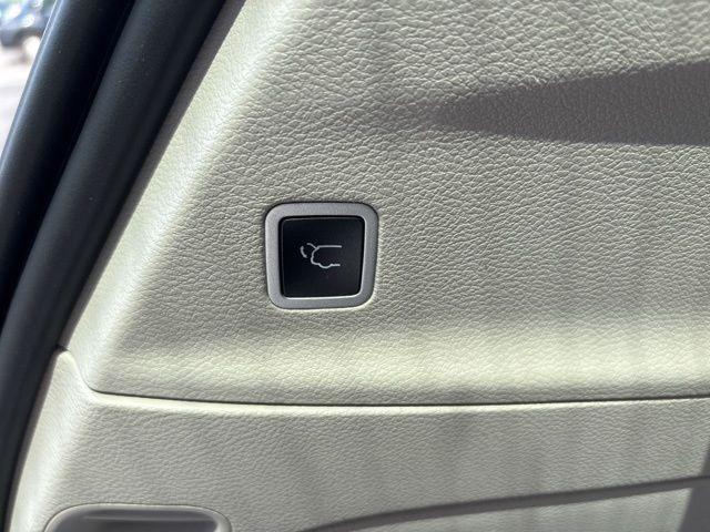 used 2024 Chrysler Pacifica car, priced at $34,000