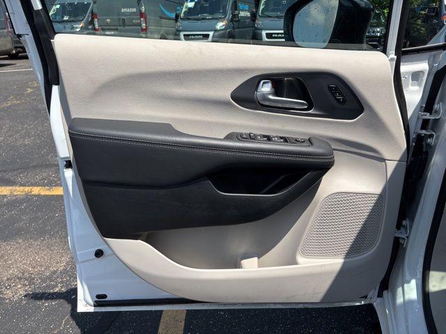 used 2024 Chrysler Pacifica car, priced at $34,000