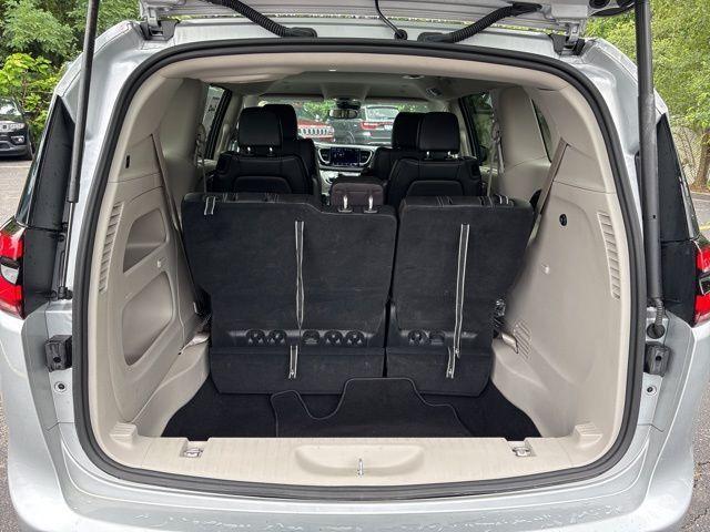 used 2024 Chrysler Pacifica car, priced at $33,000