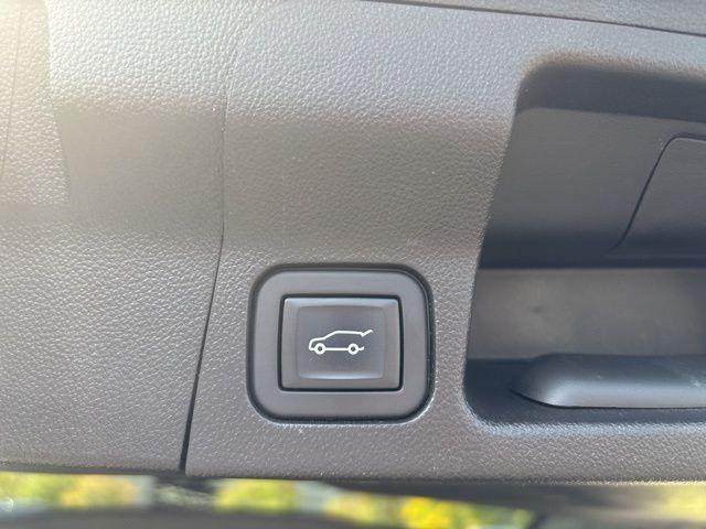 used 2023 GMC Acadia car, priced at $26,500