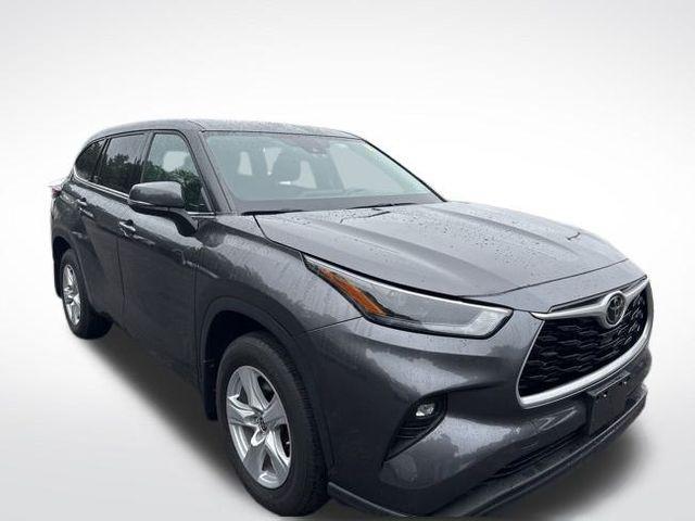 used 2022 Toyota Highlander car, priced at $35,000