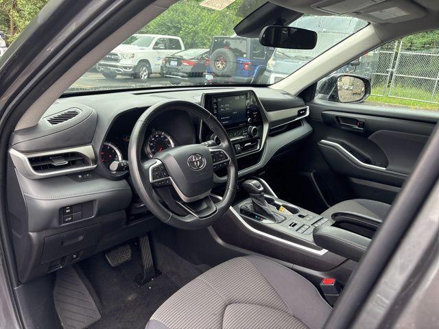 used 2022 Toyota Highlander car, priced at $35,000