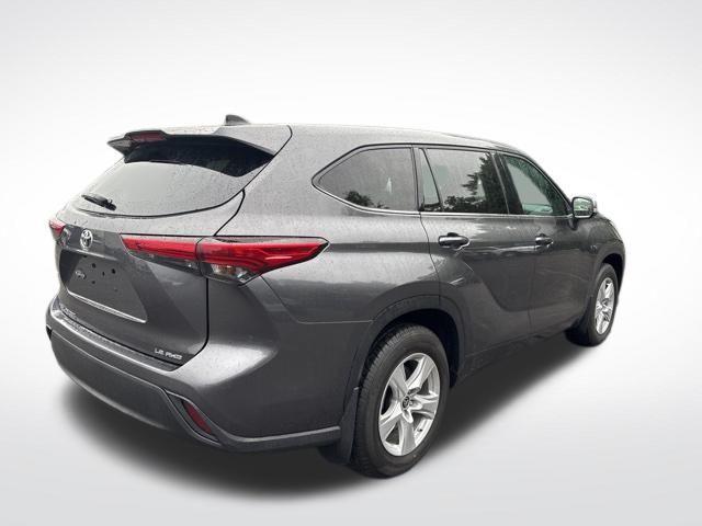 used 2022 Toyota Highlander car, priced at $35,000