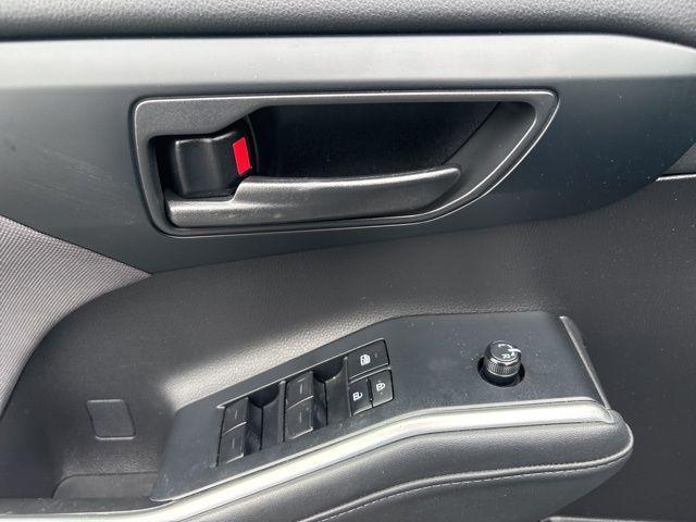 used 2022 Toyota Highlander car, priced at $35,000