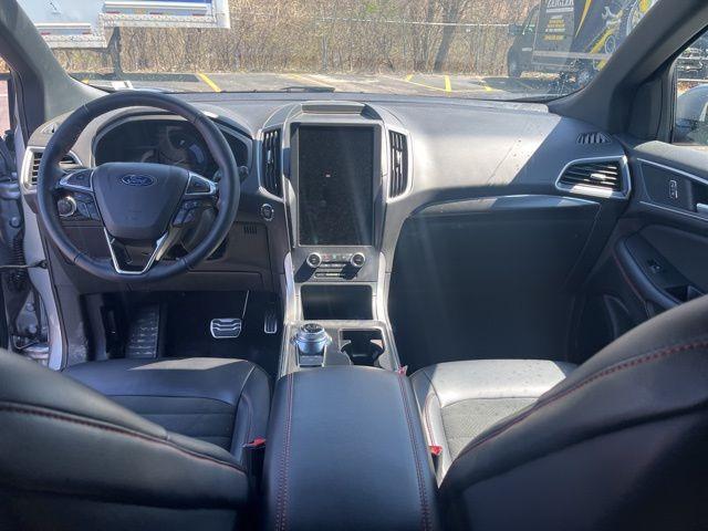 used 2024 Ford Edge car, priced at $33,000