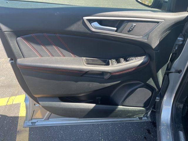 used 2024 Ford Edge car, priced at $33,000