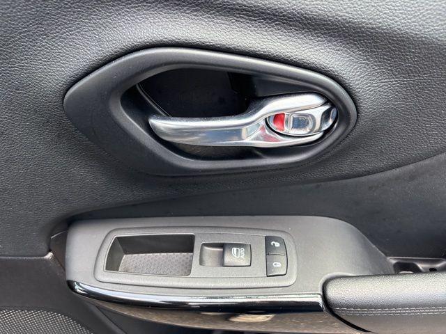 used 2021 Jeep Cherokee car, priced at $22,332