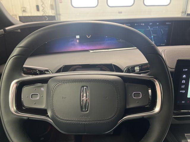 new 2025 Lincoln Nautilus car