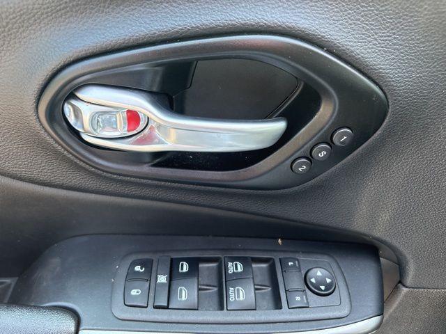 used 2022 Jeep Cherokee car, priced at $23,500