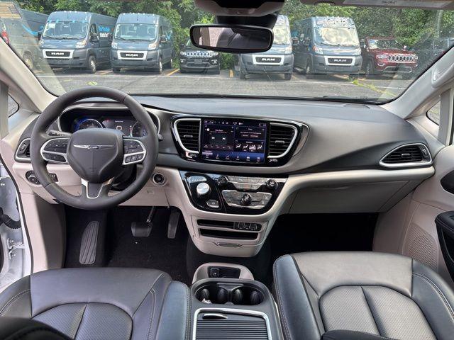 used 2024 Chrysler Pacifica car, priced at $33,000