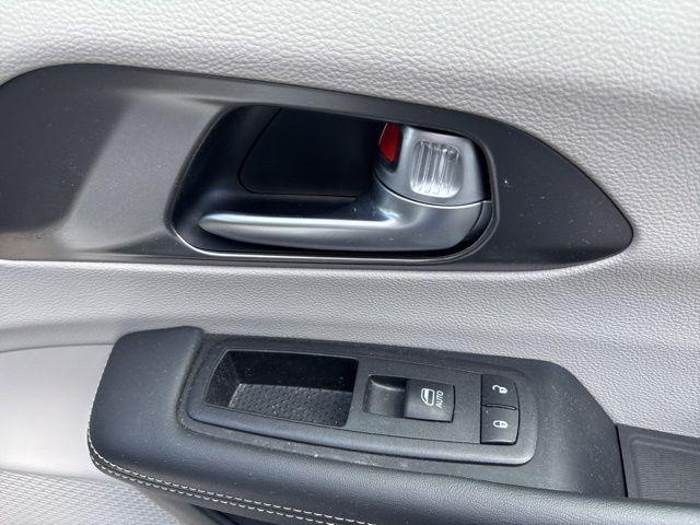 used 2024 Chrysler Pacifica car, priced at $33,000