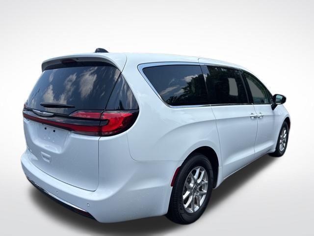 used 2024 Chrysler Pacifica car, priced at $33,000