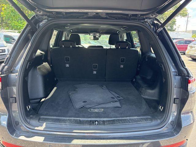 used 2022 Jeep Grand Cherokee car, priced at $34,254