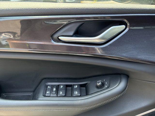 used 2022 Jeep Grand Cherokee car, priced at $34,254