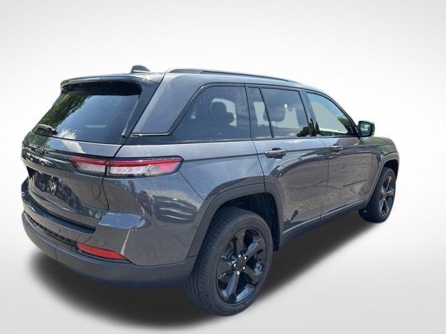 used 2022 Jeep Grand Cherokee car, priced at $34,254