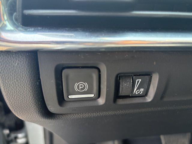 used 2023 Cadillac XT4 car, priced at $25,636
